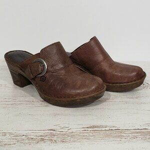Born  Brown Leather Clogs  Women's Size 7 Great pre-owned condition  2.75' heel